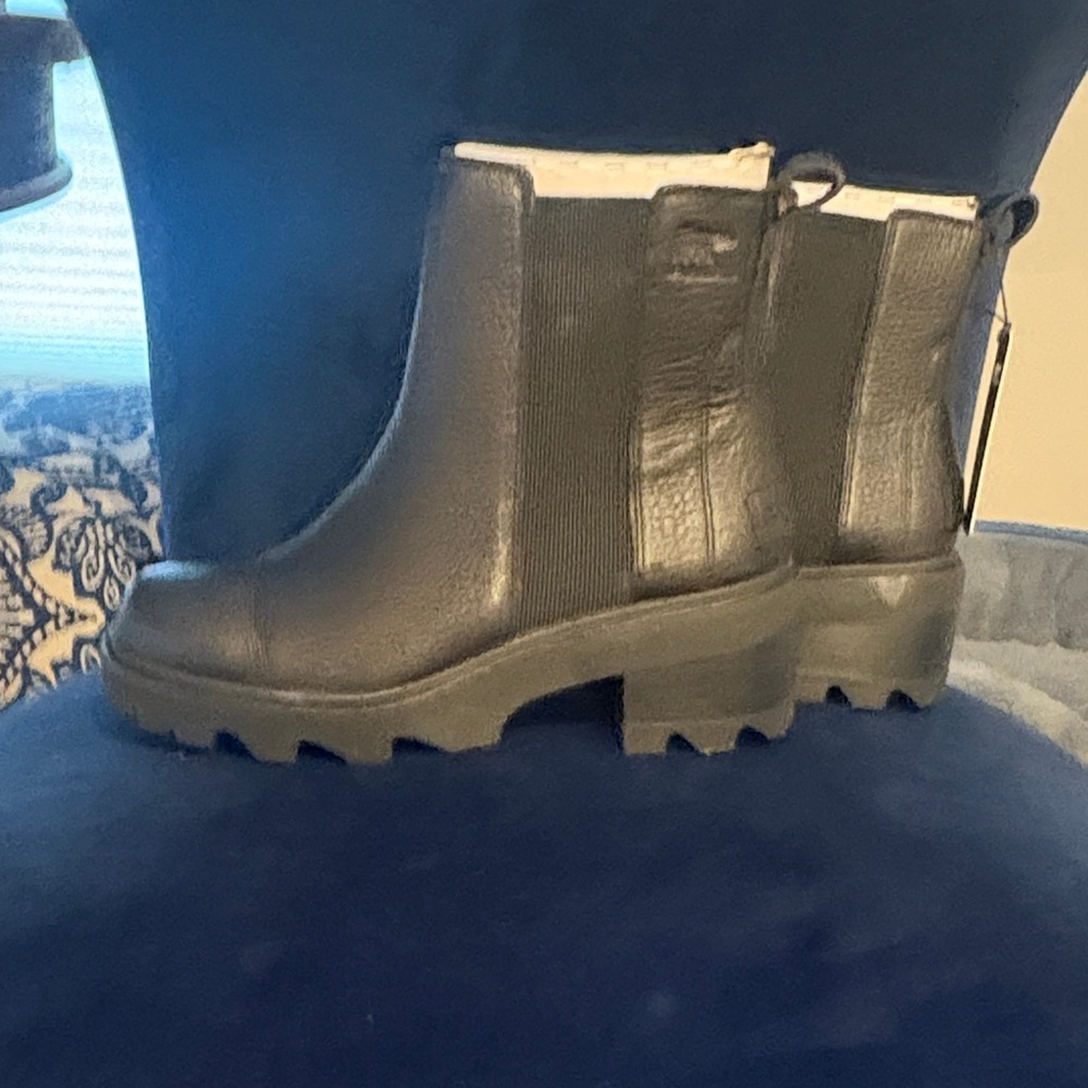 Sorel Black Ankle Boots with Chunky Sole